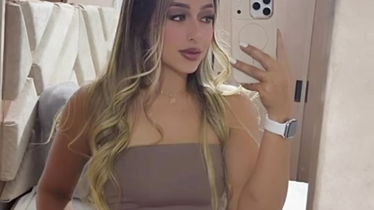 Hellooooo 💖 - vídeo de la modelo de cam ambarvioletcm
