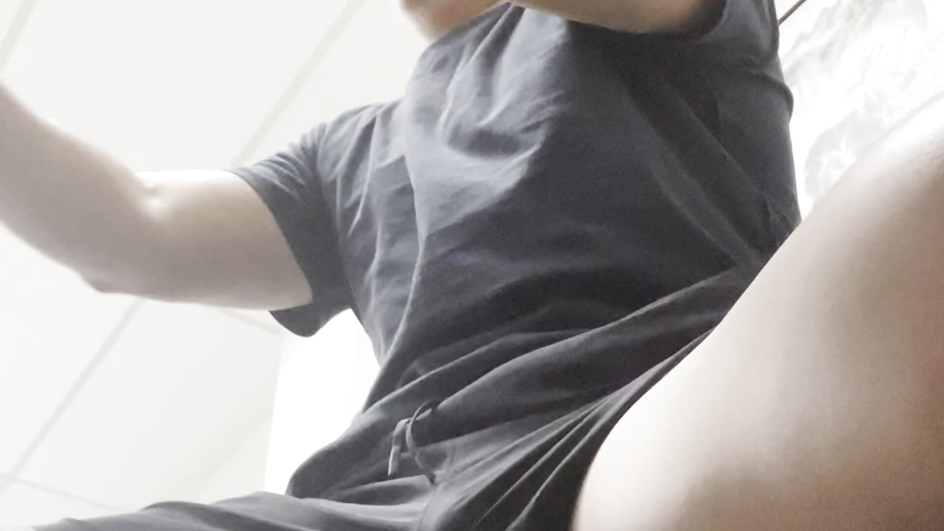 办公室偷偷喷射 全力一击 - video by Cunzhangshibage02