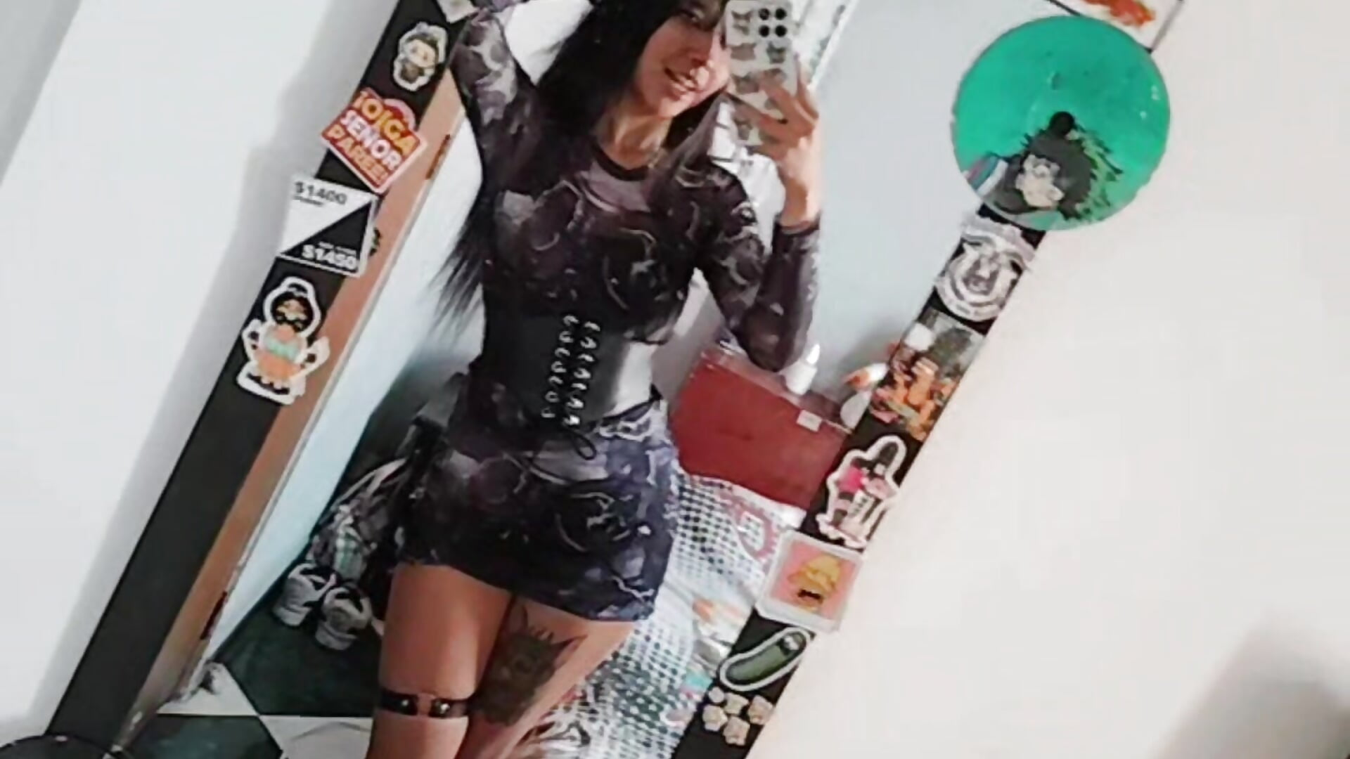 MyOut of transmission - video oleh Layra_vega_ kamera model