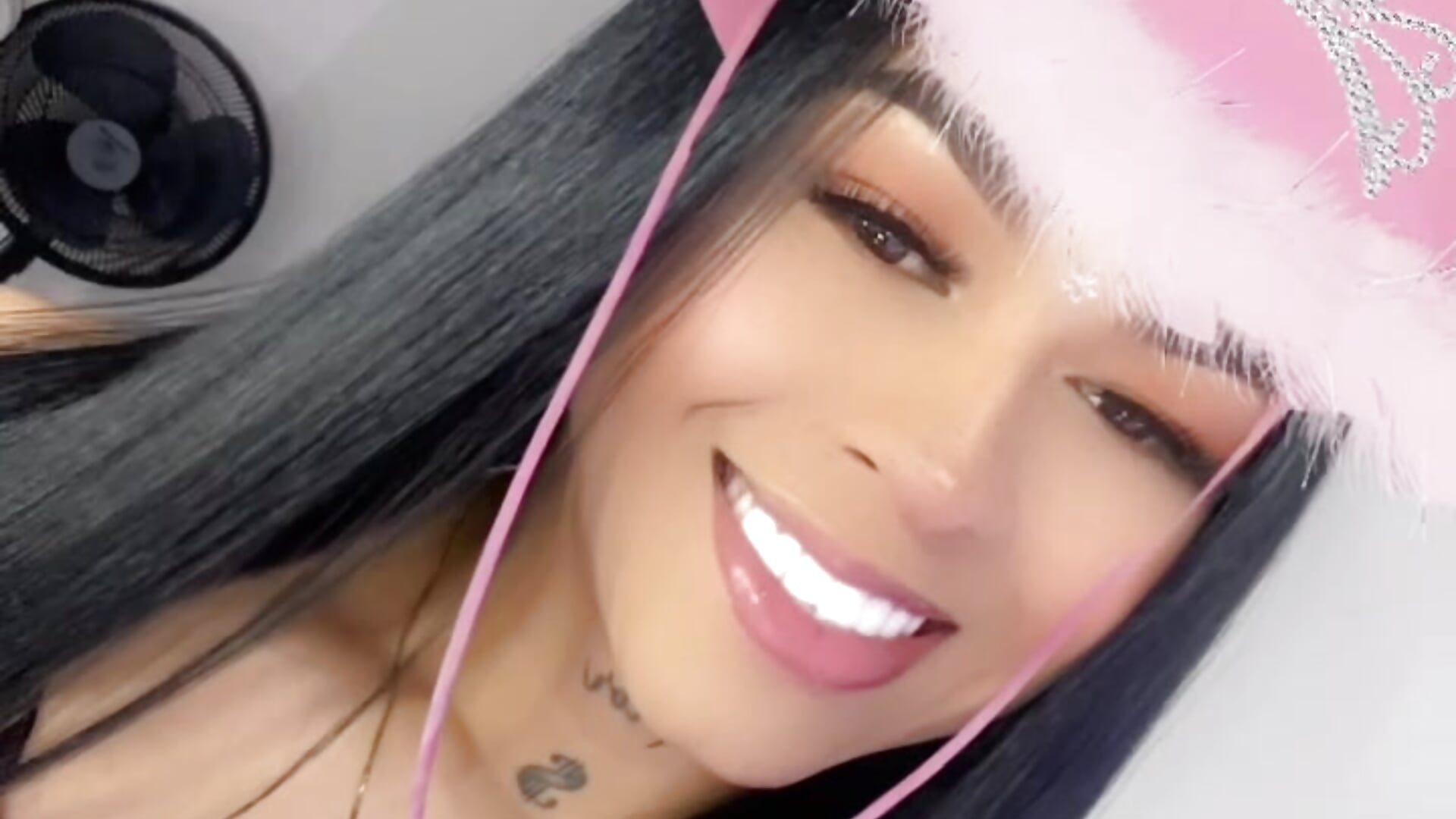 Hi I am Andrea Gil my pleasure.✨🩷 – video od webkamerové modelky Sweetandreagill