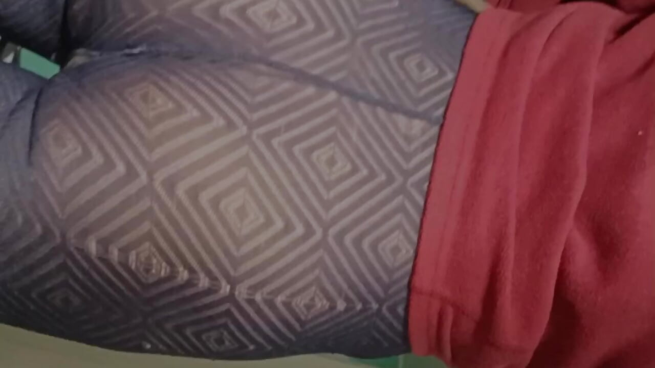 8235 - video by LeleaLatina cam model