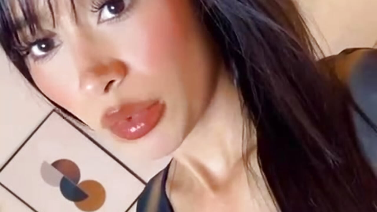 😛 – video od webkamerové modelky Zoe-_-din