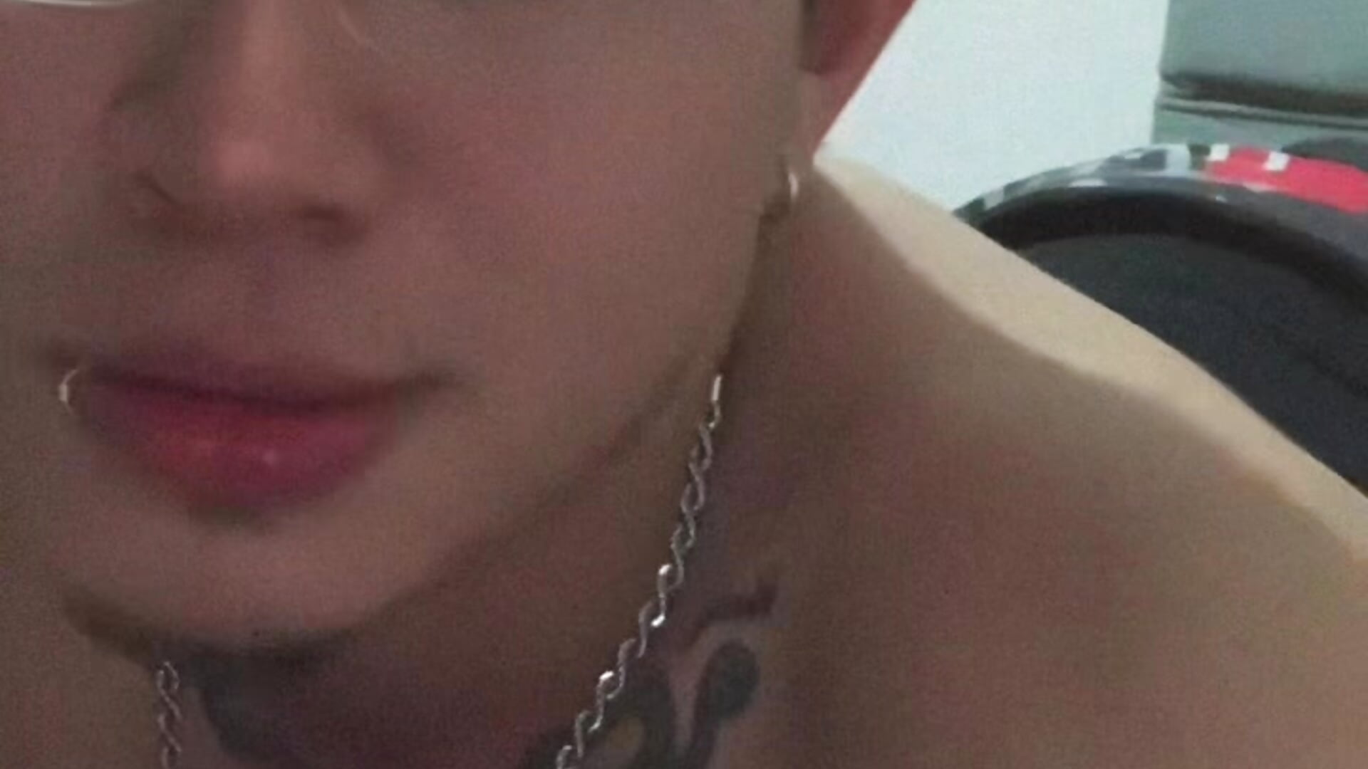 dd1b72bf4ee546fcad146b9bdae8e5a0 - video van Yoisuar cam-model