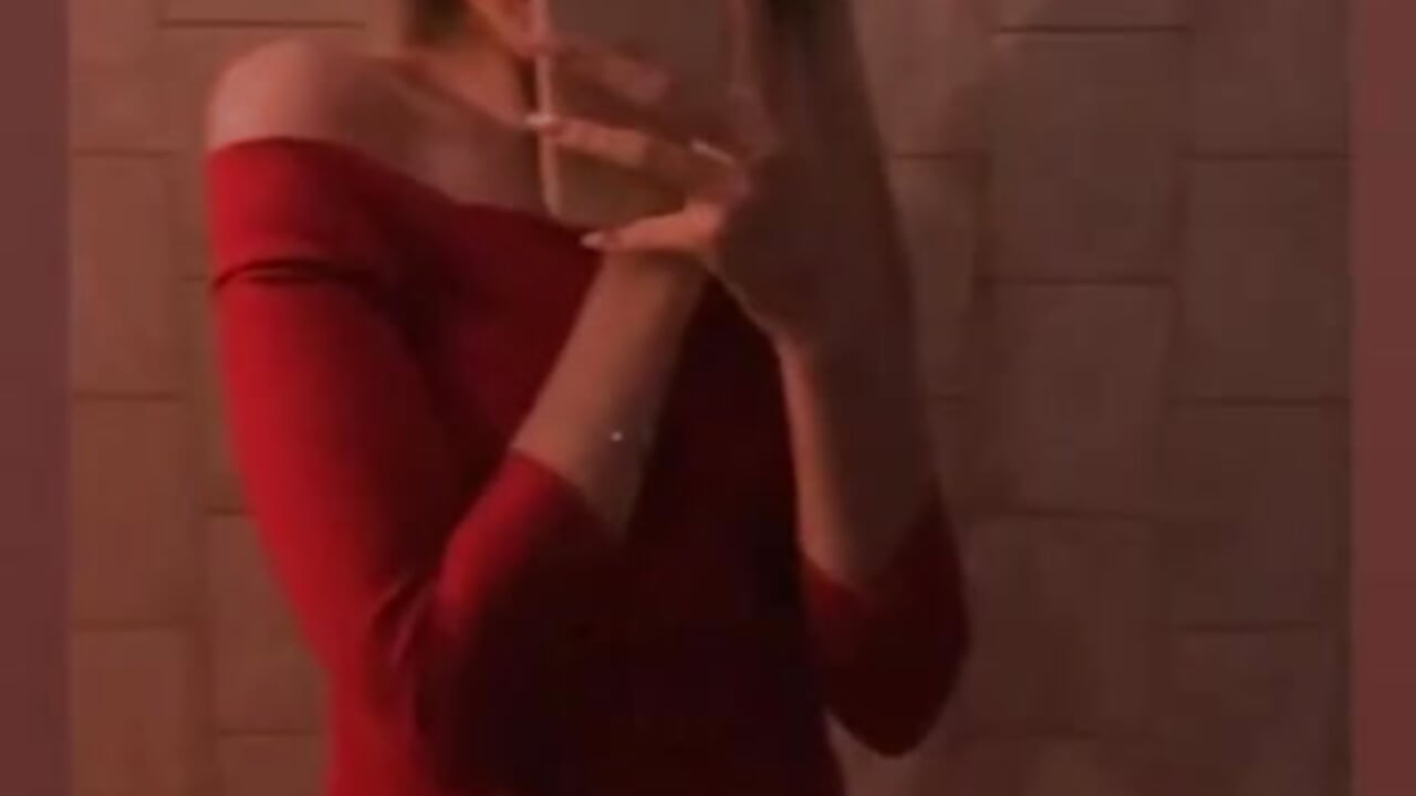 Smth special <3 - відео від вебкаммоделі Ellaizatelly