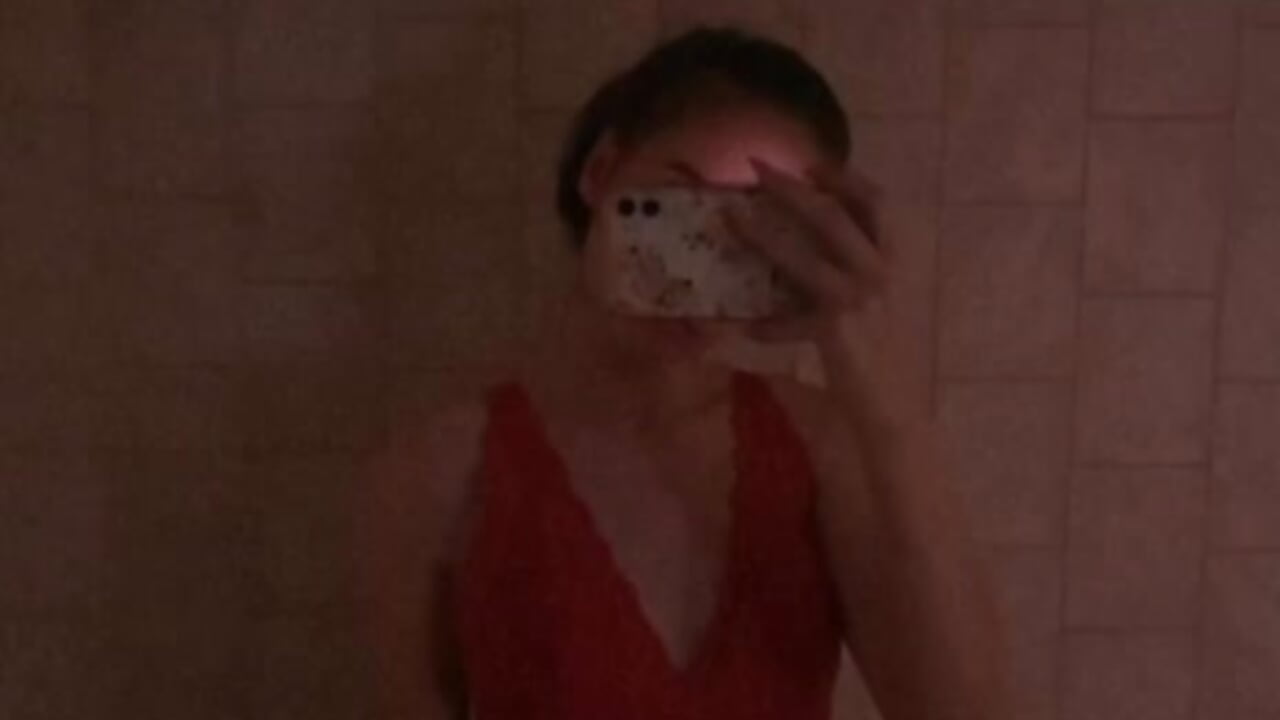 Hot >w< - відео від вебкаммоделі Ellaizatelly