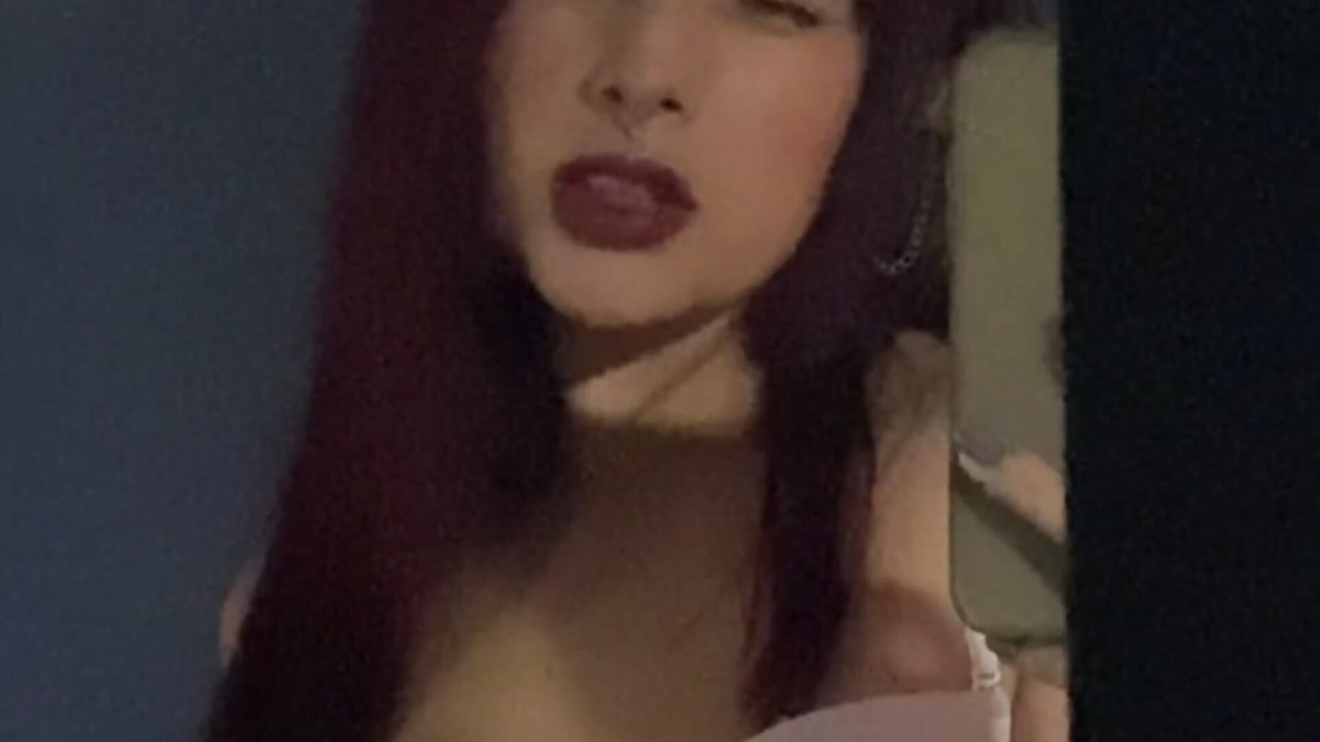 018E18F6-FA87-4468-AEE3-39B1FEF0451B - video by Regina_Iris cam model