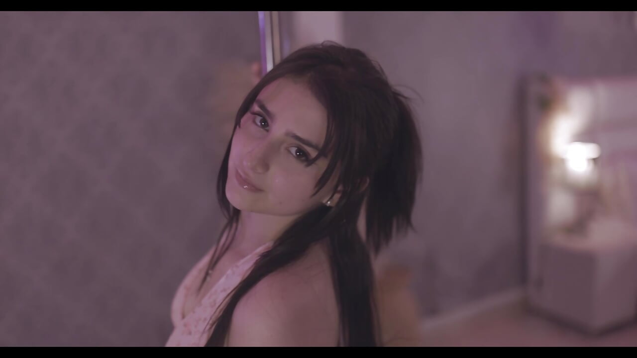 welcome my room - vidéo du modèle de showcams KarolyneLune