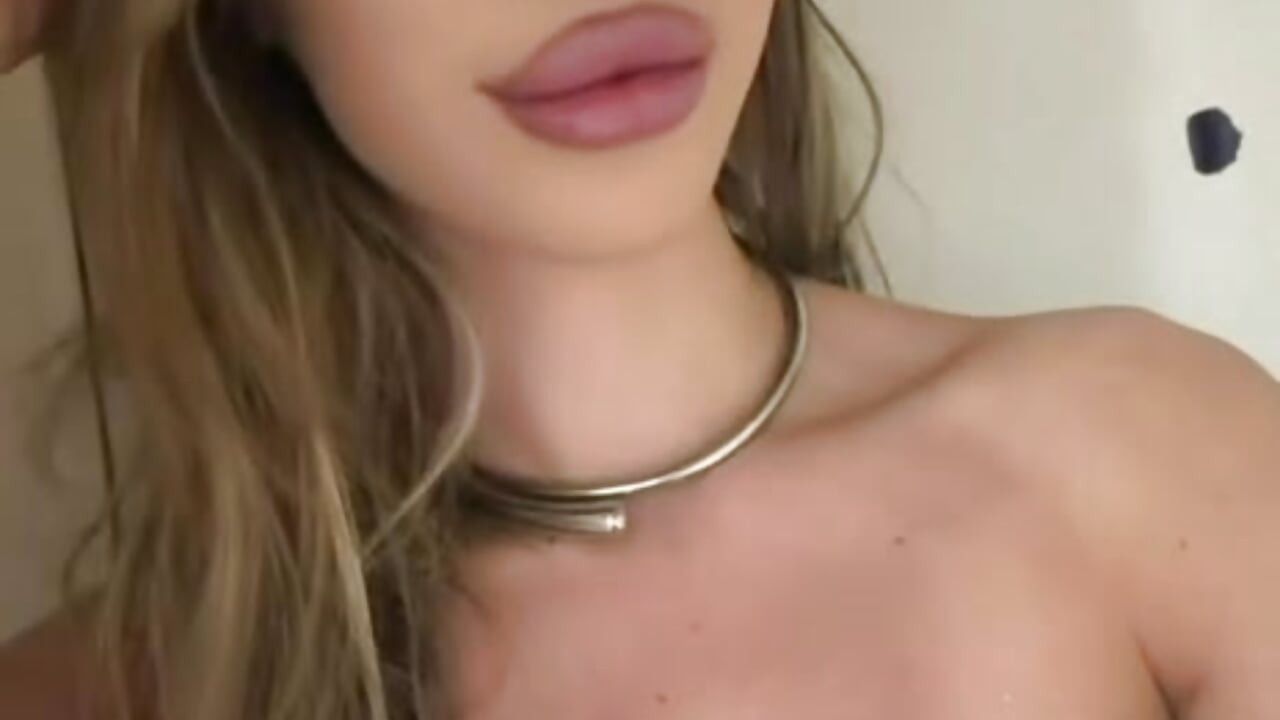 its me - video by MeiPixel cam model