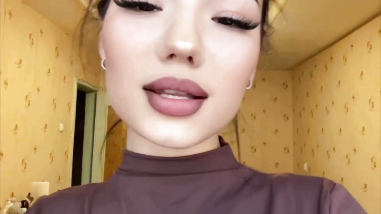 profile-intro-video-1773329023 - clip cu JiBinz model videochat