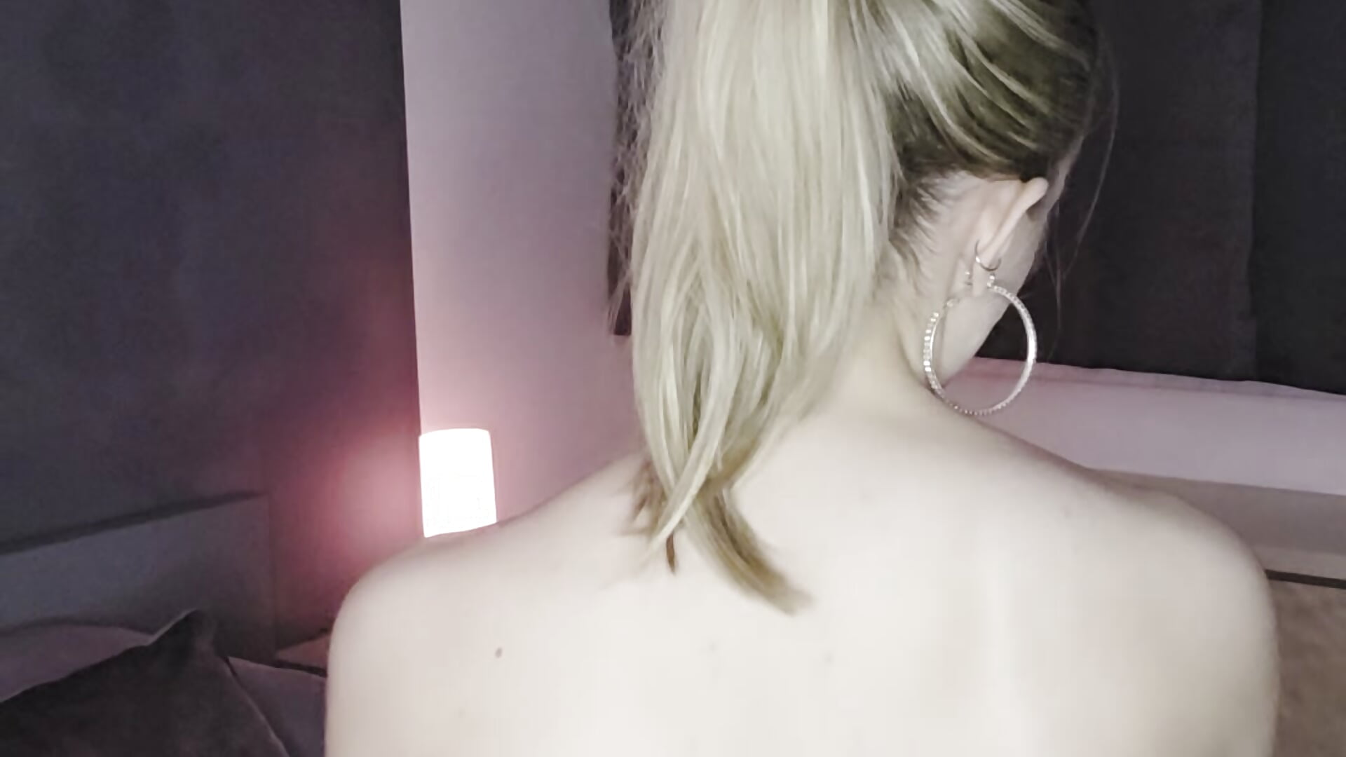 alone in my bed🥵 - video van ValentinaLuna06 cam-model