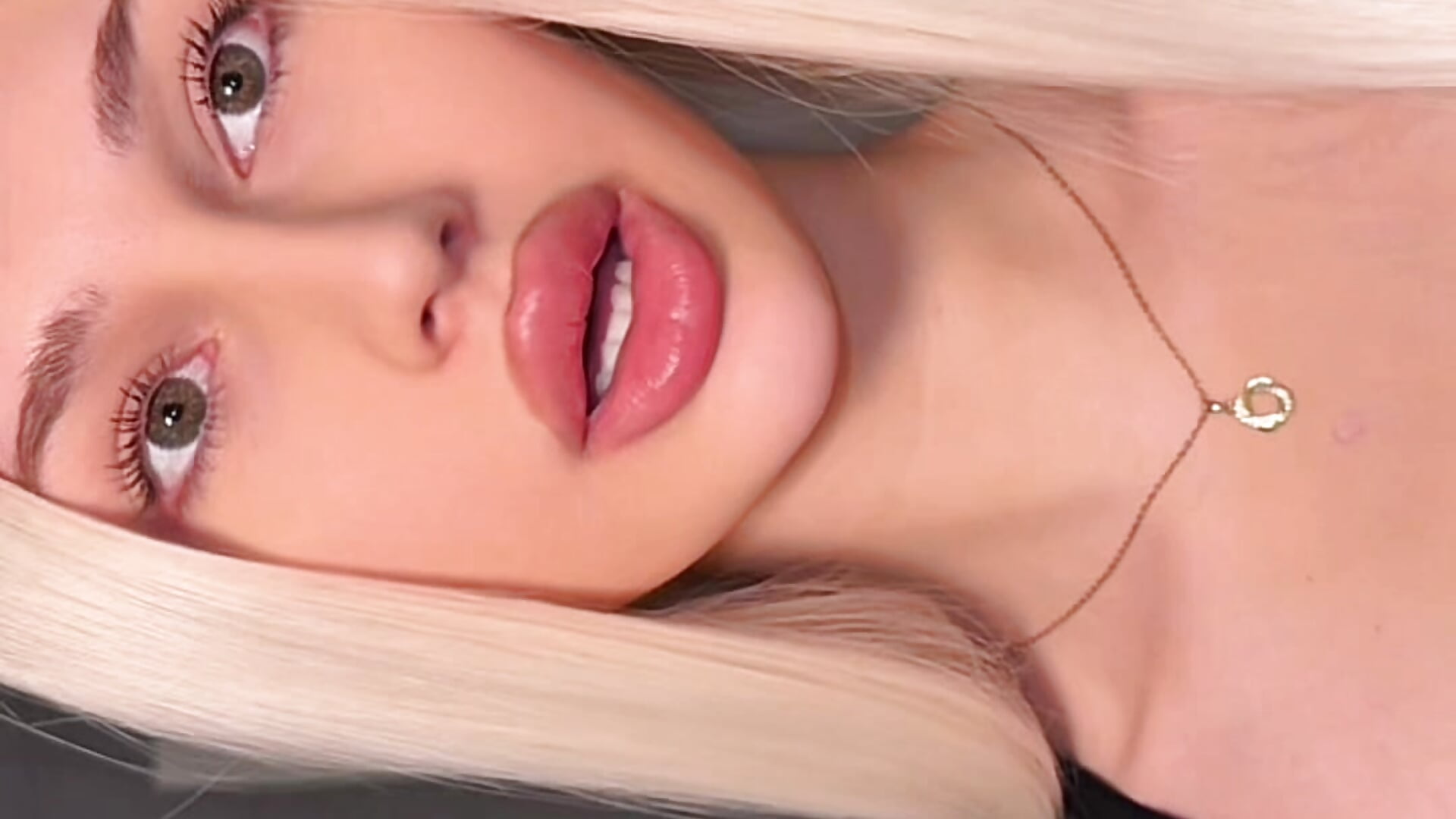 I'll be waiting for you on my streams 🪽– annaroseee kameramodell videója