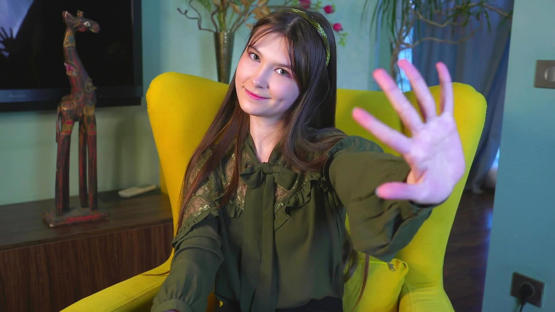 First one - EuraButscher adlı kamera modelinin videosu