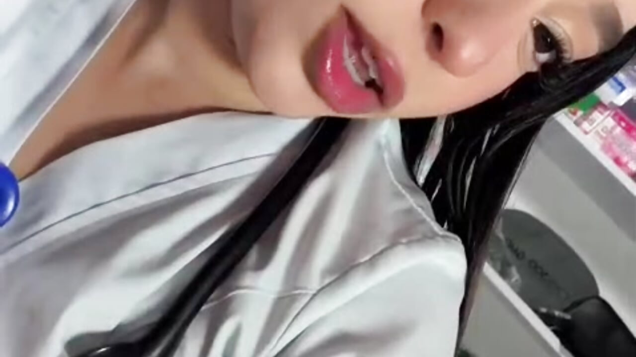 your favorite nurse 💖－カメラキャストのMiaCamille_の動画