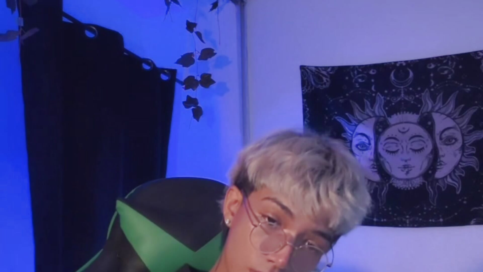 Hard in my room😈🔥 - video di alejito_jeje modella di cam