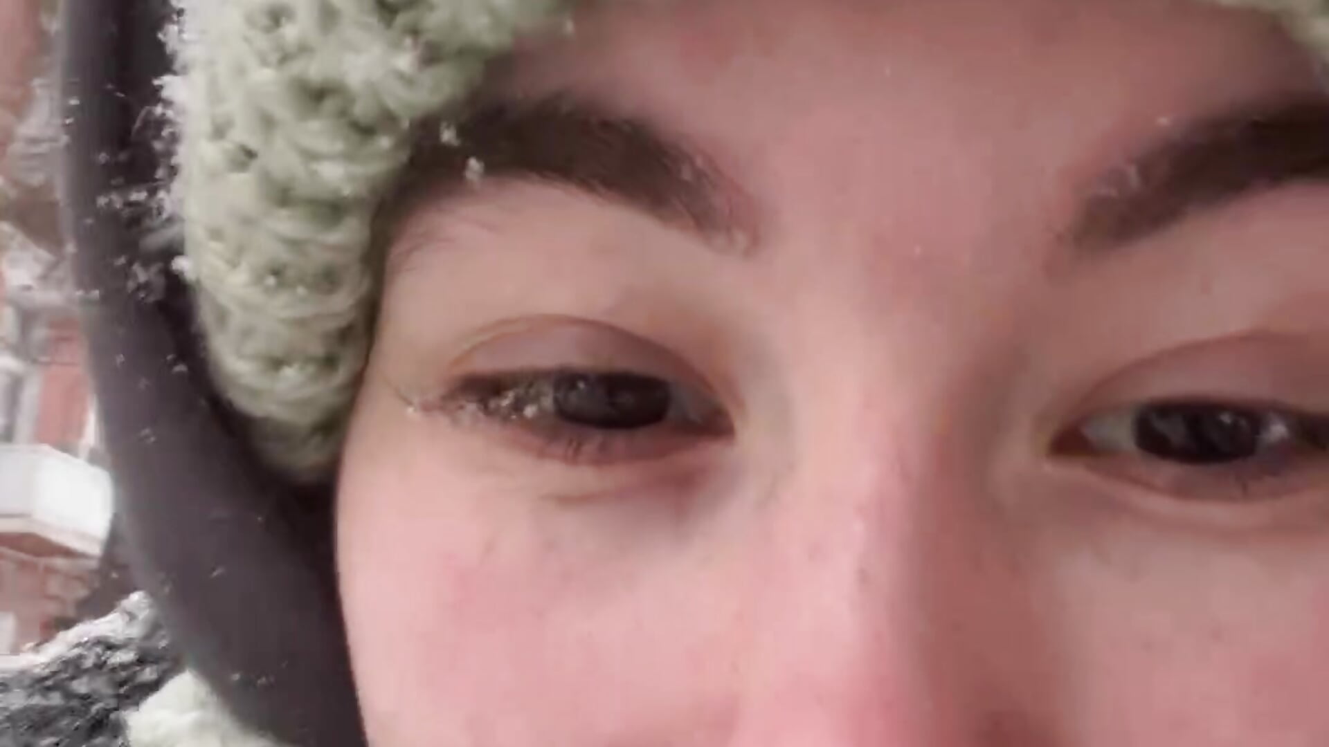 Love snow - فيديو من Lunavira موديل الكام