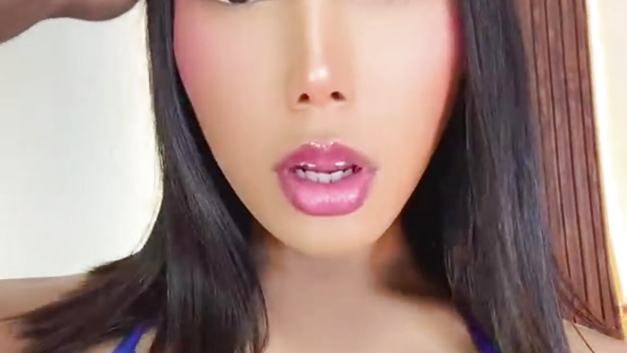 Mia_hornny_