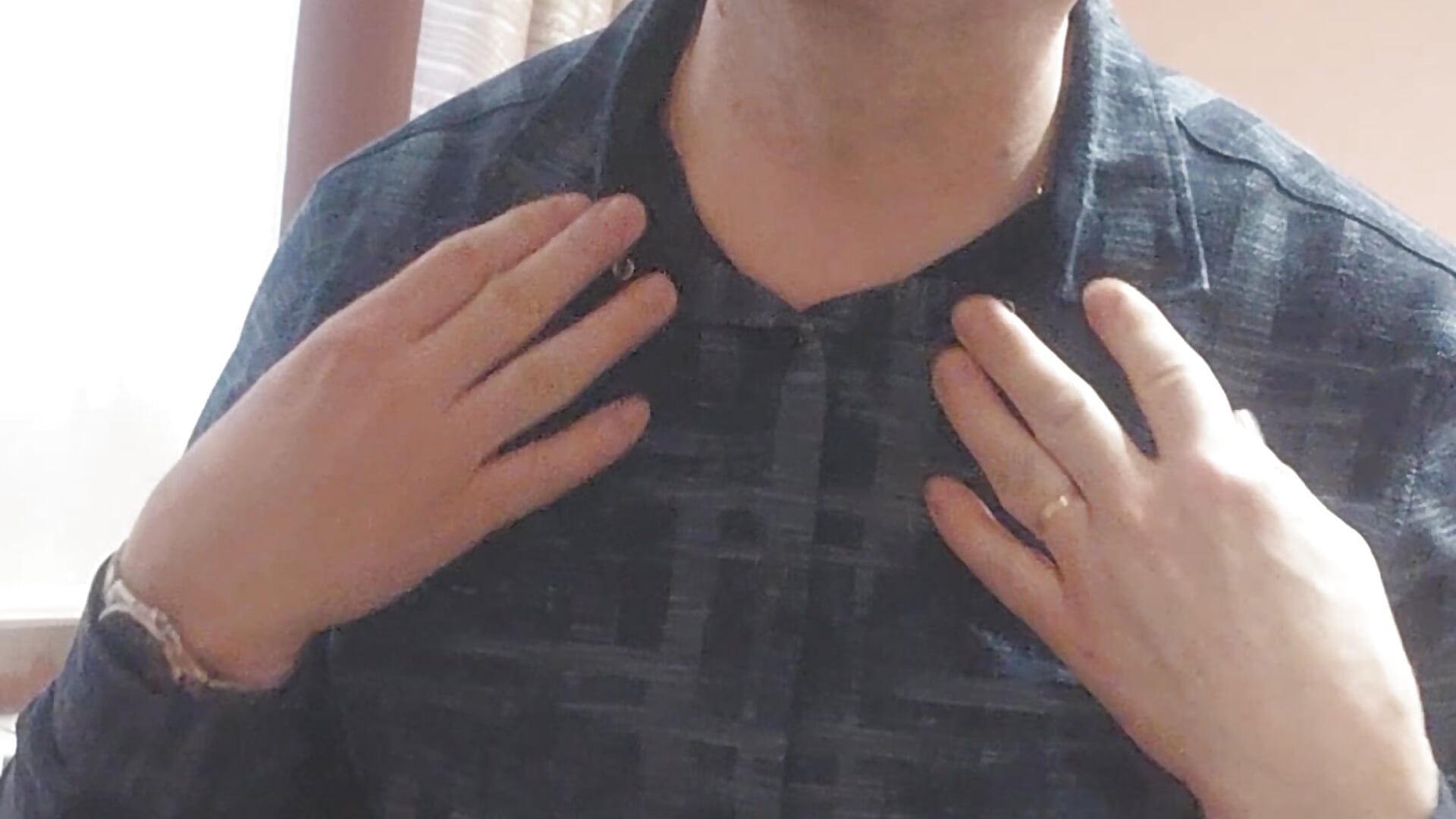 Present - video di Olyaroman modella di cam