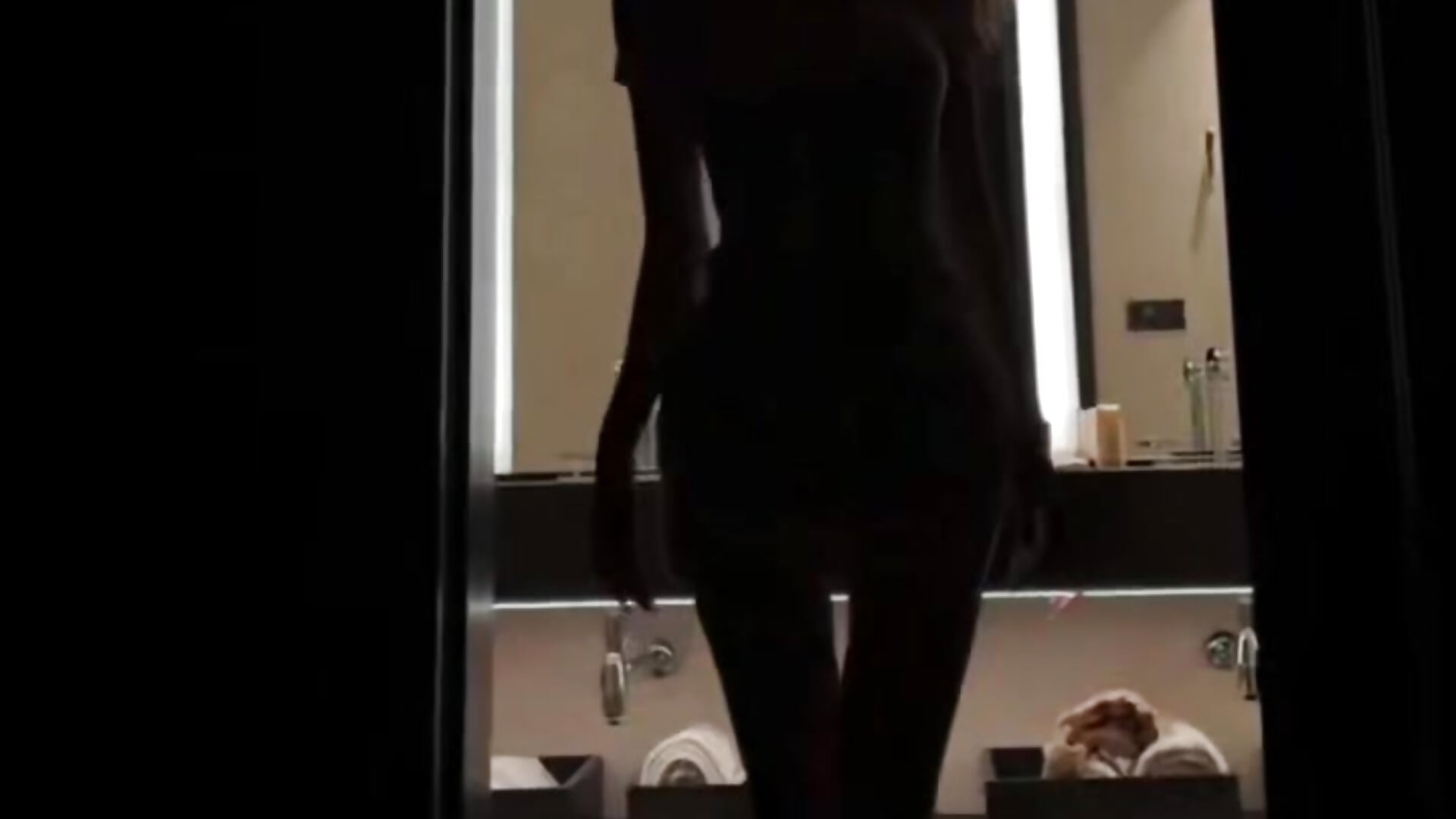 我抬头    天空是一片平静海面 - ZZZBC9 캠 모델의 동영상