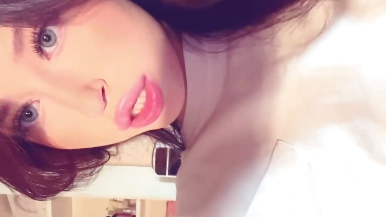 For my new friends 🫦 - EsmeraldaKozlow adlı kamera modelinin videosu