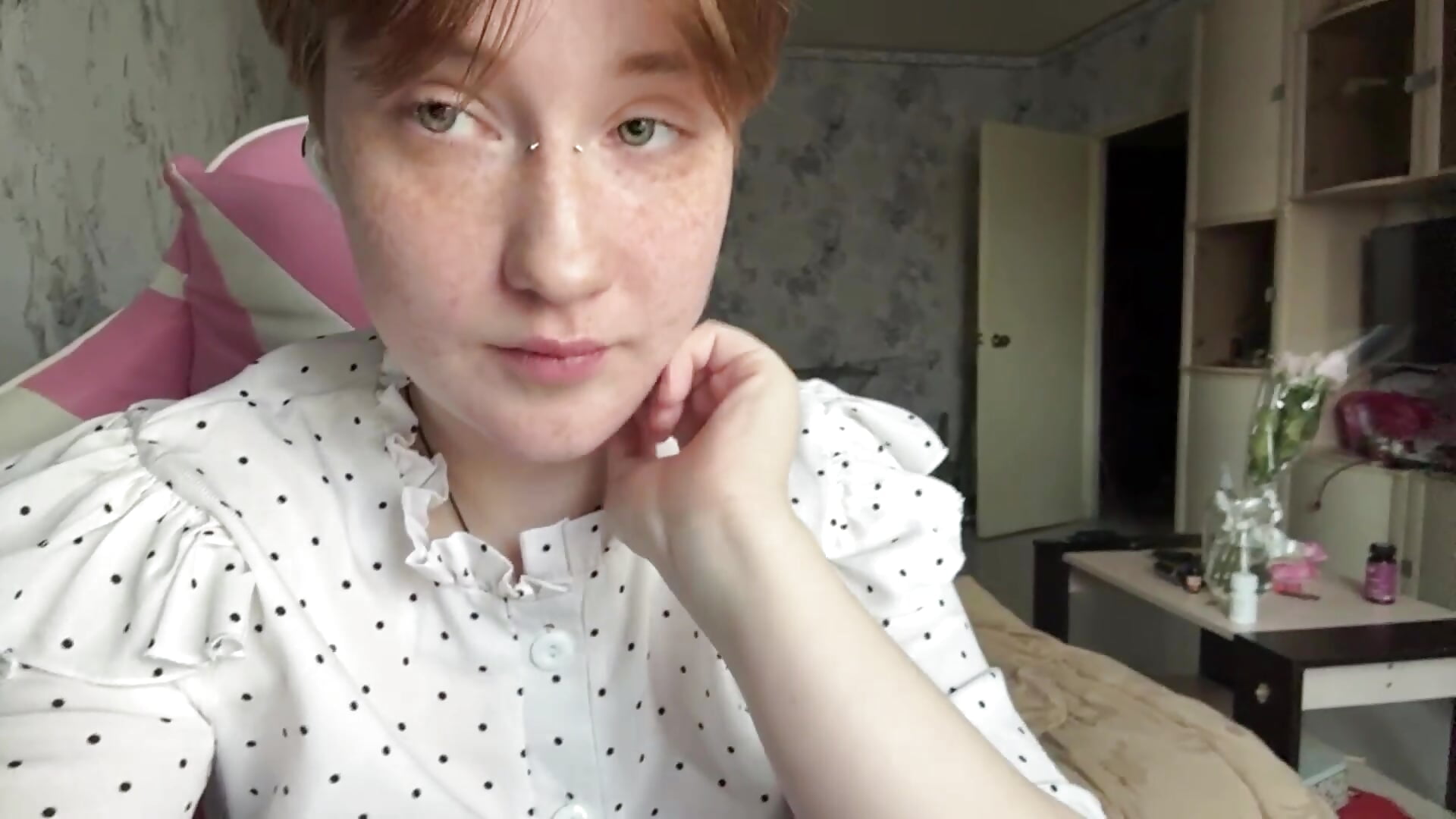 I will dazzle you with my beauty - video di Miacommando modella di cam