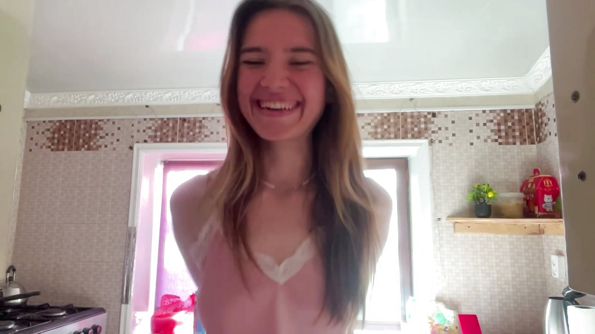 my playful tongue - video của người mẫu cam Lili_Kilian