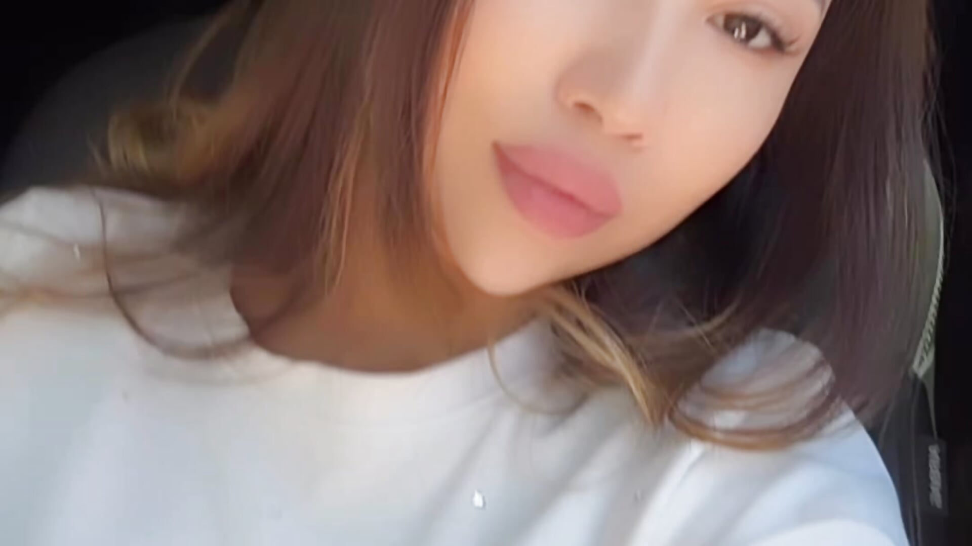 02e7321c42524720af6075b6175950c0 - video by velvetdesire1 cam model