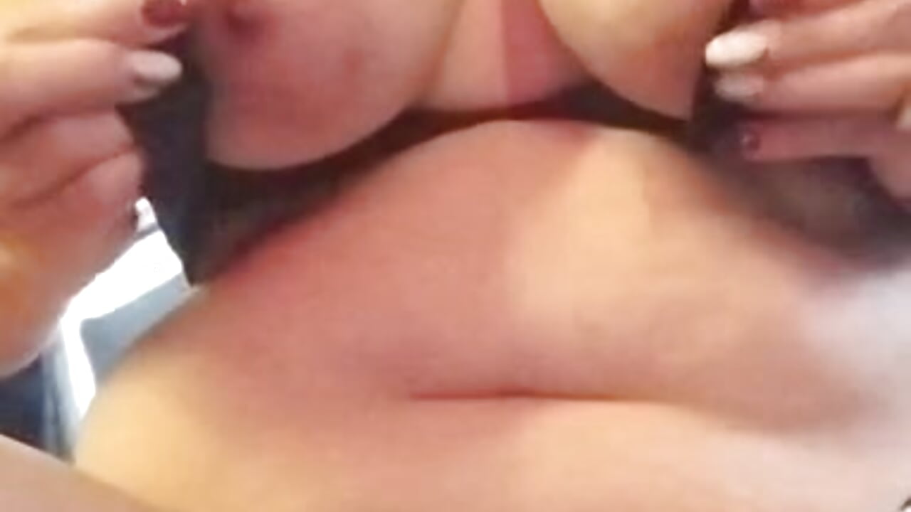 enjoy my tits - video oleh GalileaMoure kamera model