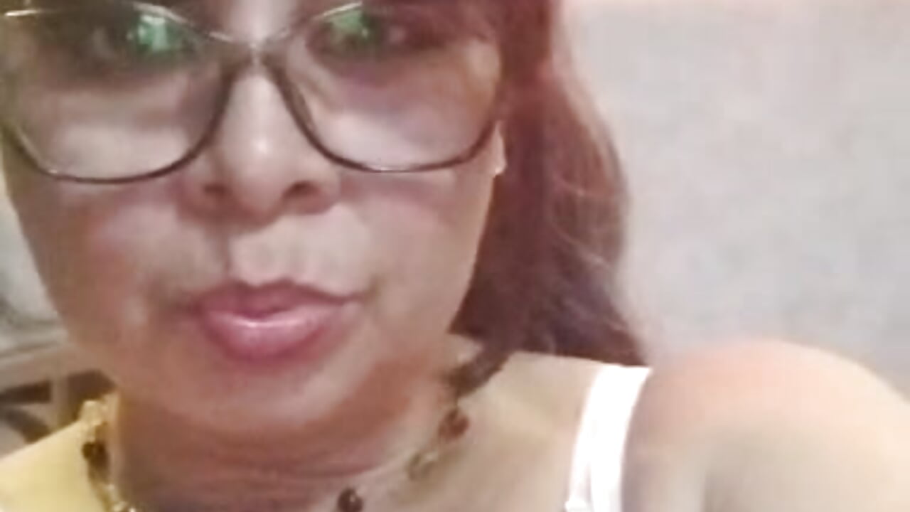 Come to my room if you want to see more… I’m waiting for you 💋 - video di GalileaMoure modella di cam