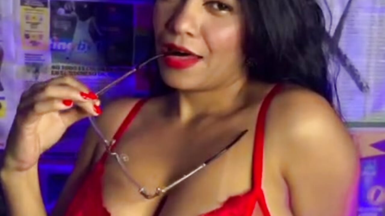 Hot Red - video by AishaCambell_ cam model