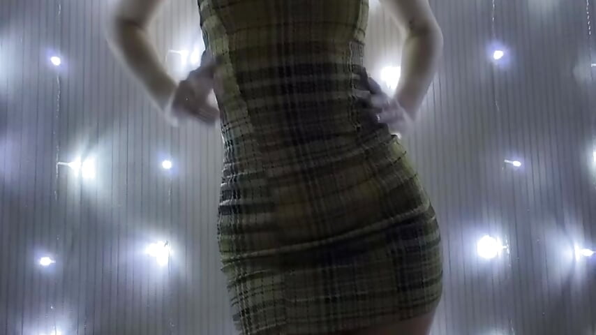 Dancing in a dress💞