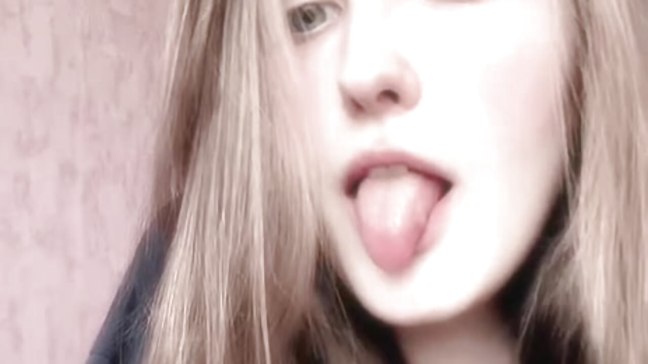 just me - clip cu Julia_Charm model videochat