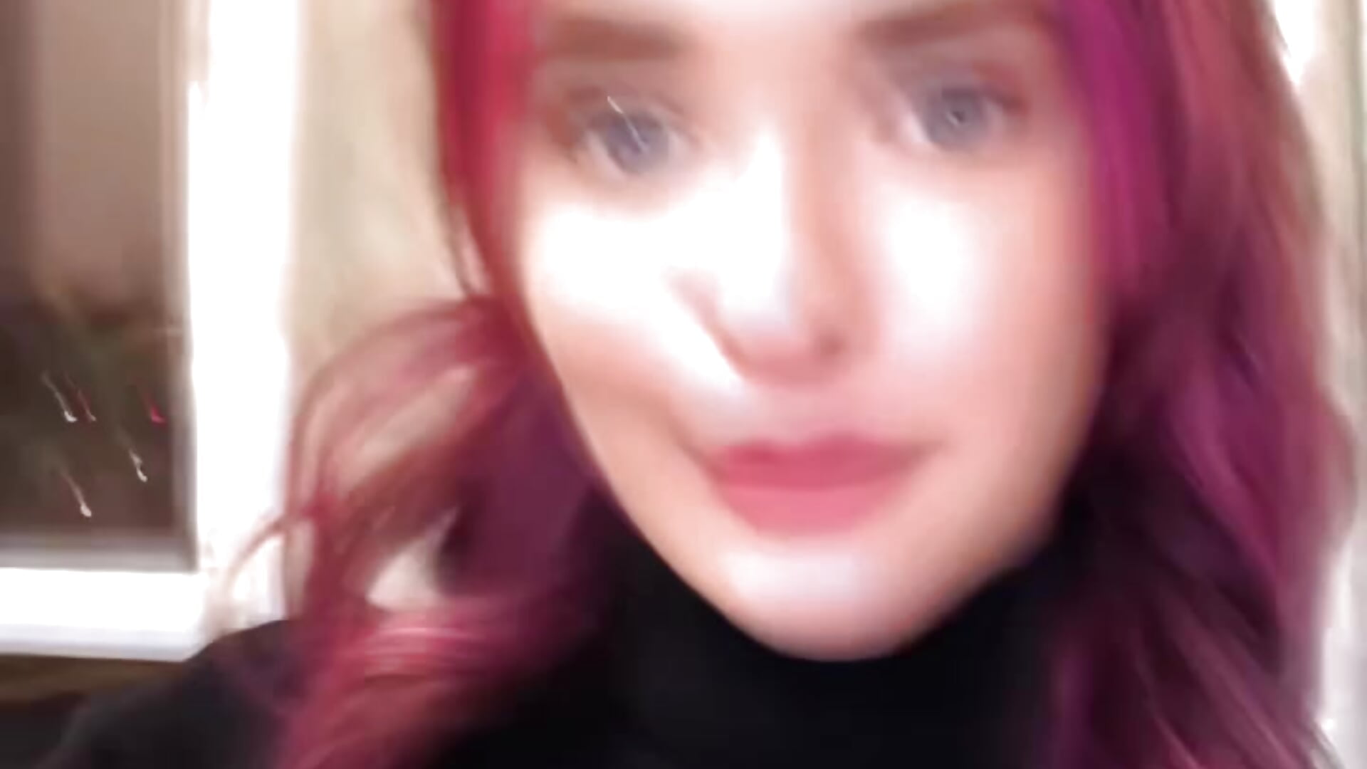 Writhing in front of the camera 😜– PeachMirth kameramodell videója