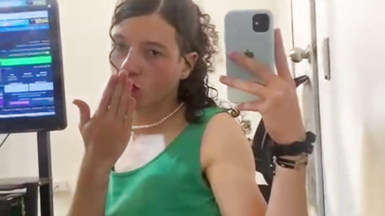 Hi there - video by BrittneyBanks__ cam model