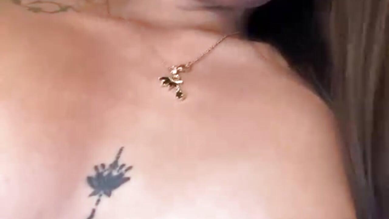 Let me make your afternoon nicer 🥰 - فيديو من AliciaRoux موديل الكام