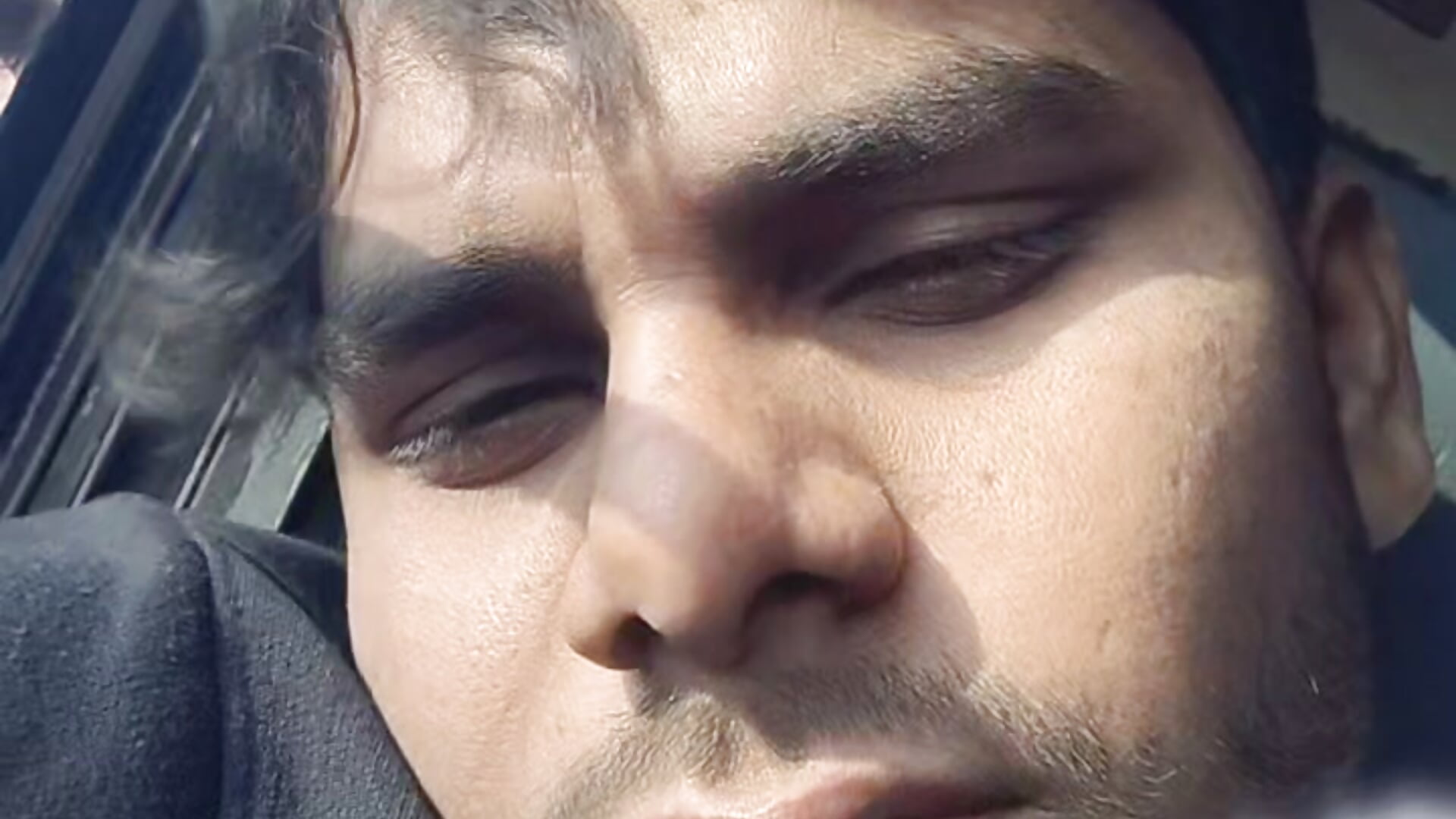 1000100035 - βίντεο μοντέλου gudud