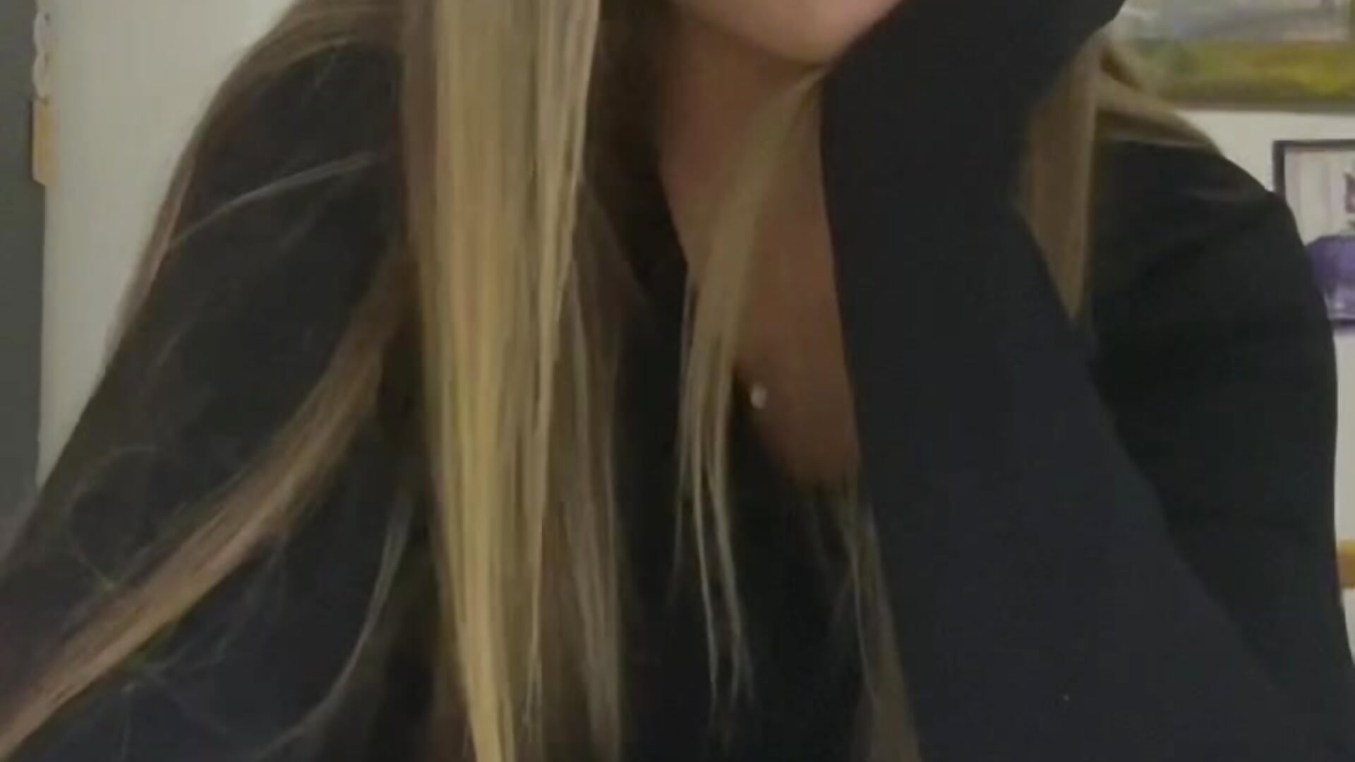 Just a girl and her favorite look. 🌸 - video by SunnyManse cam model