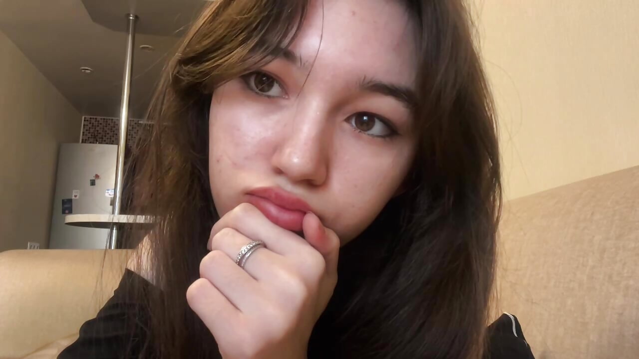 Hello Stripchat! - video by GenieDurrah cam model