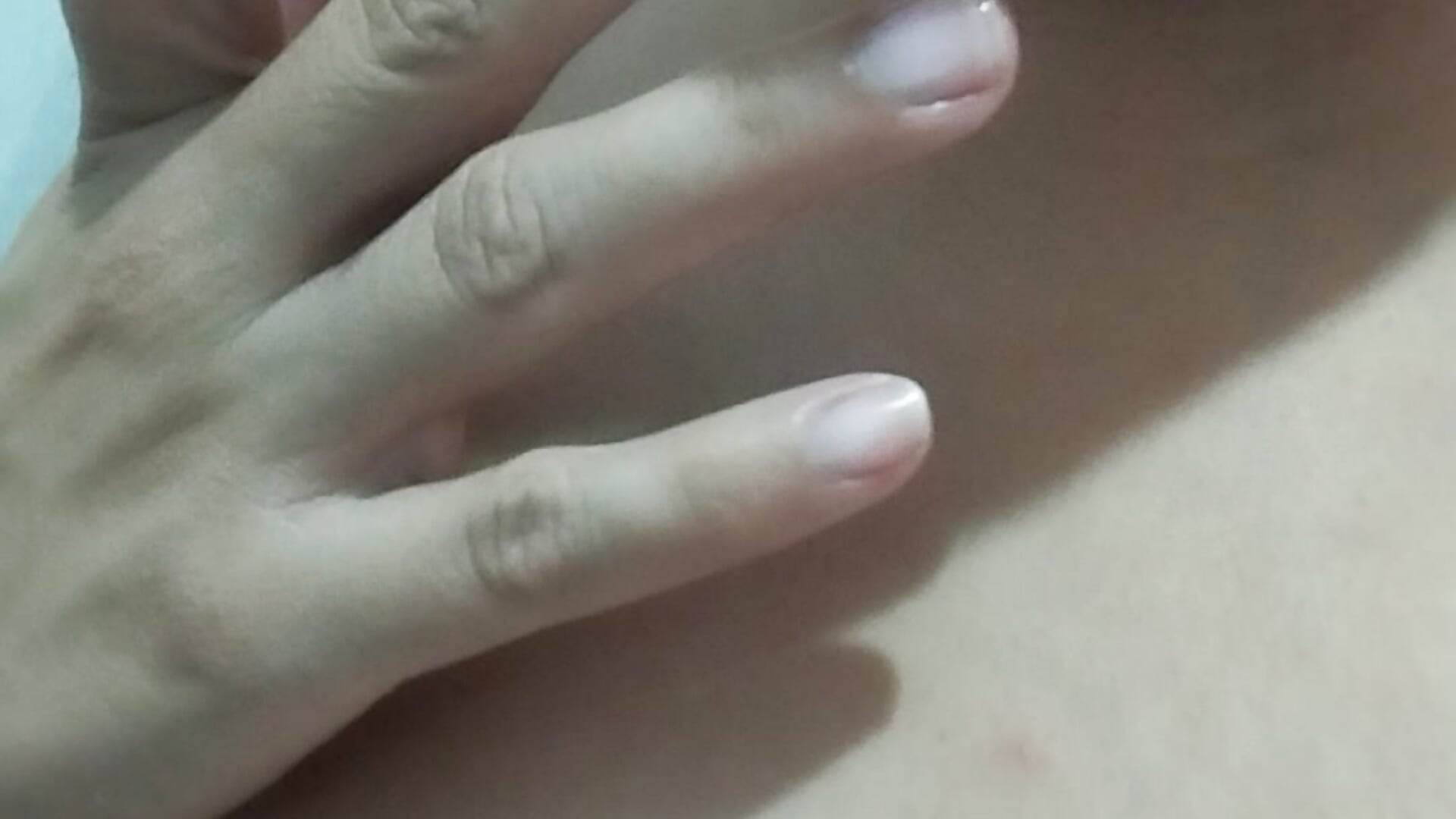 Tittes – video modela na kameri violeta36