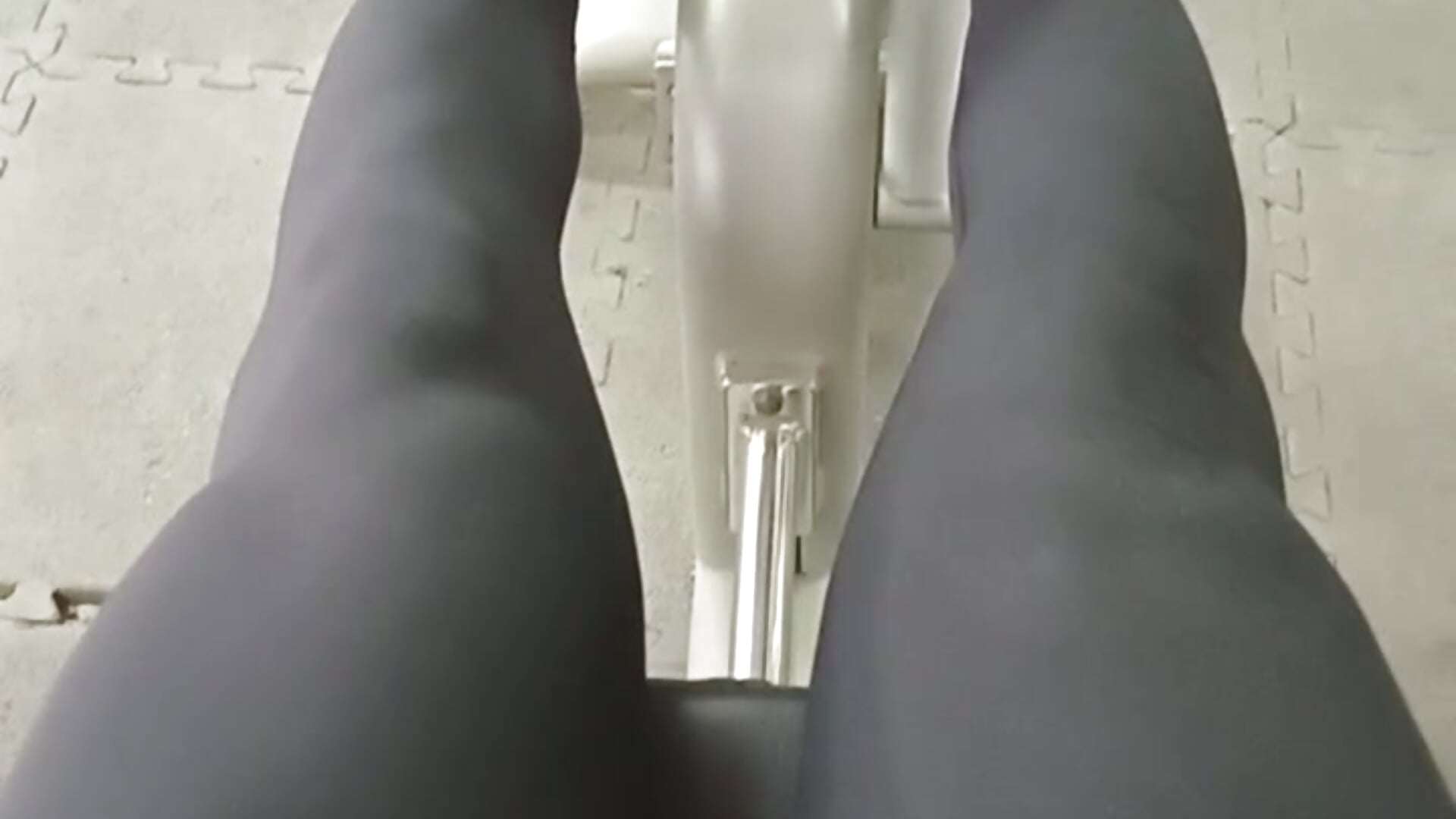 ah_gur2001 – popularni video modela na kameri 3193