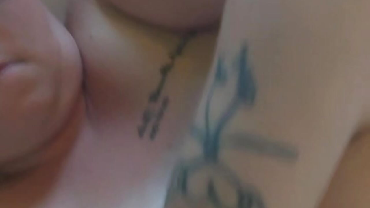 J'étale son sperme sur mes seins - video by mon_interdit-prefere cam model