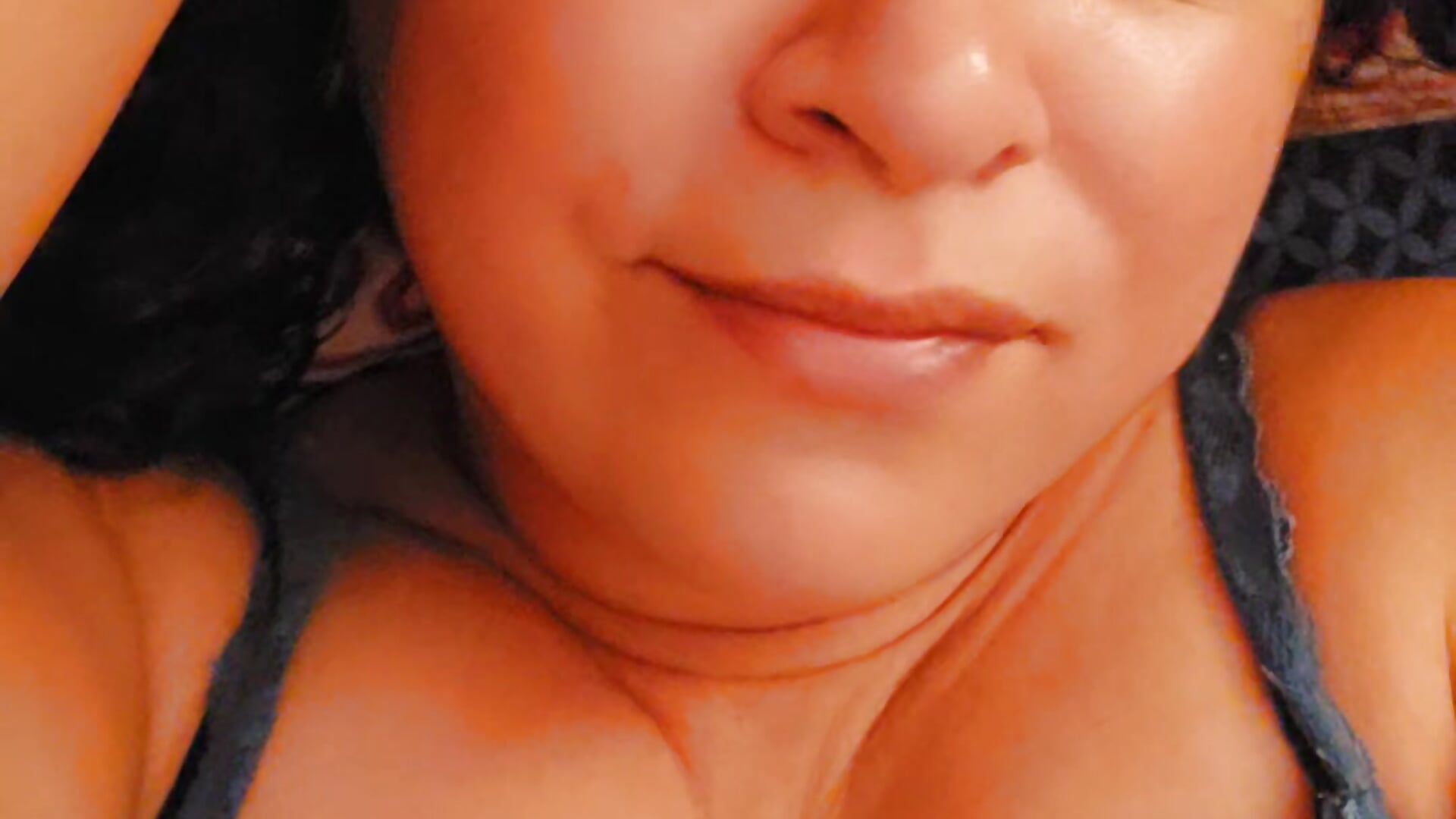 Ponte Pa' Mi 🎶 - video oleh SoyBHP kamera model