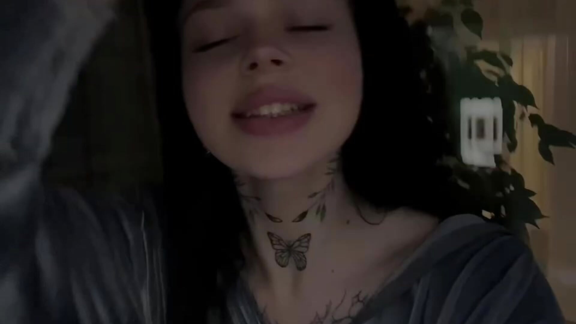 Hello my sweeties - clip cu ButterflyElina model videochat