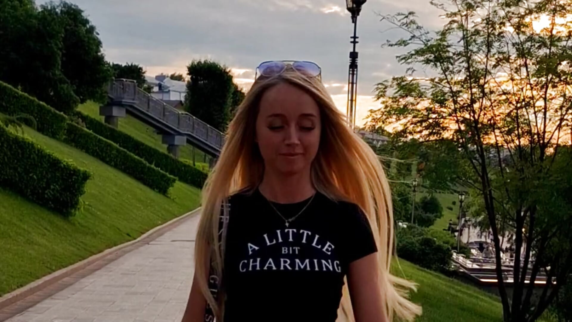 3070 - clip cu blondinka model videochat