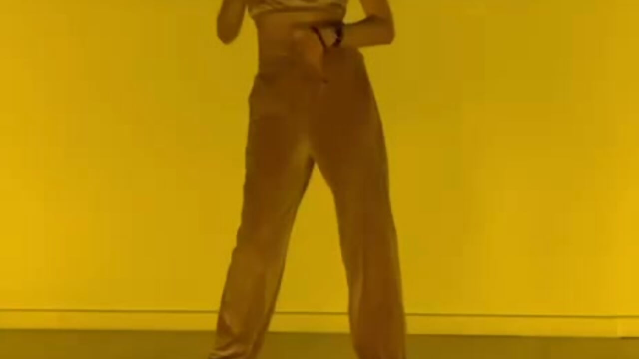 I’m dancing 🥰 - clip cu JacindaBrester model videochat