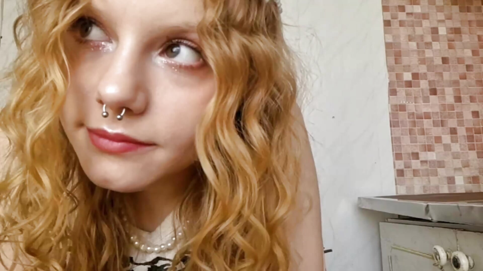 sexy - vidéo du modèle de showcams Kira_Wonderfullina