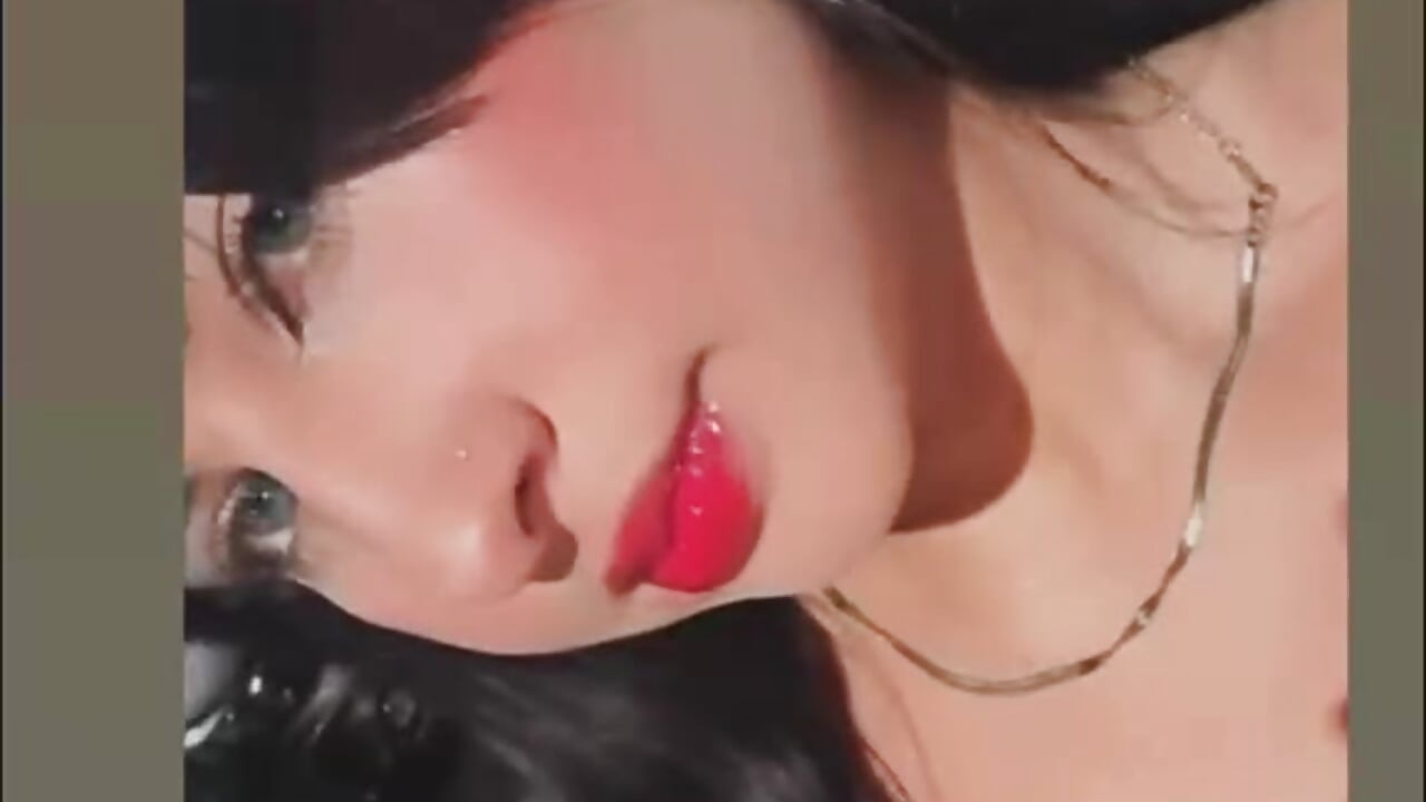 me - video by AlondraSoomer cam model
