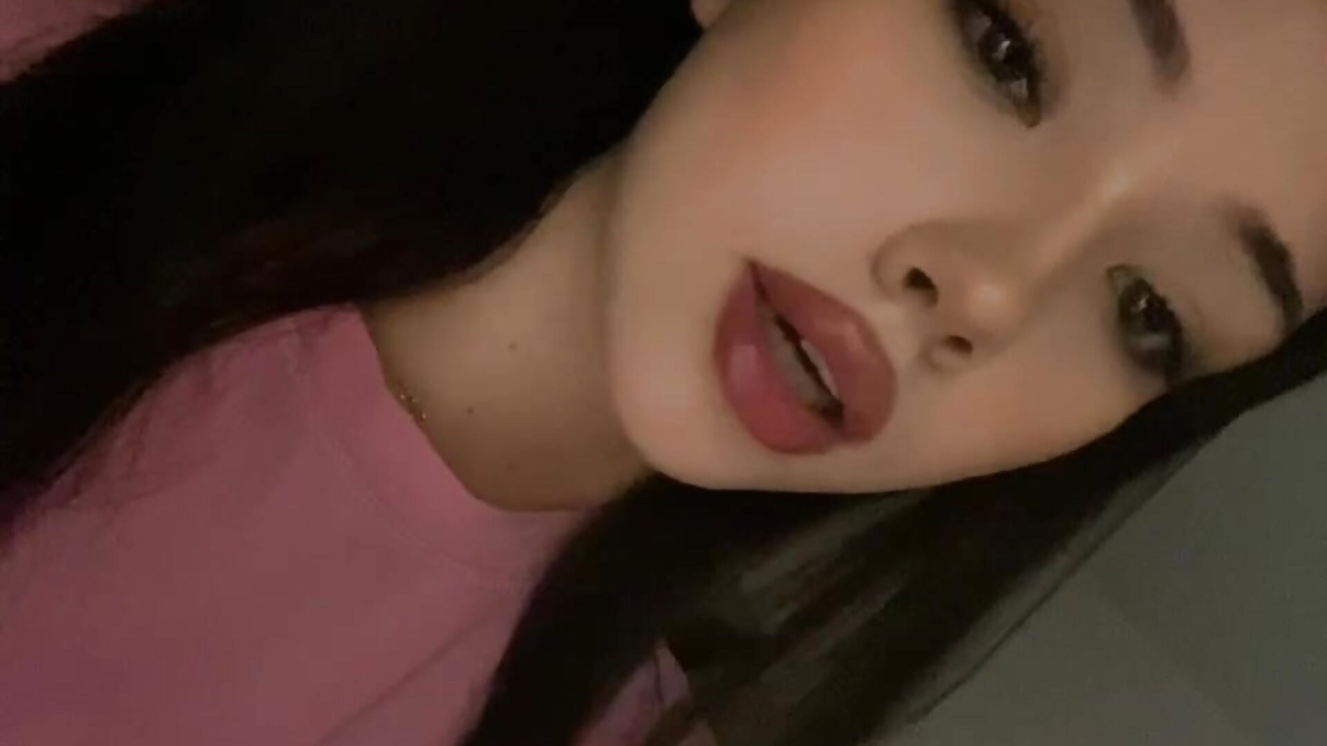 =) - video oleh BeckyAurielle kamera model