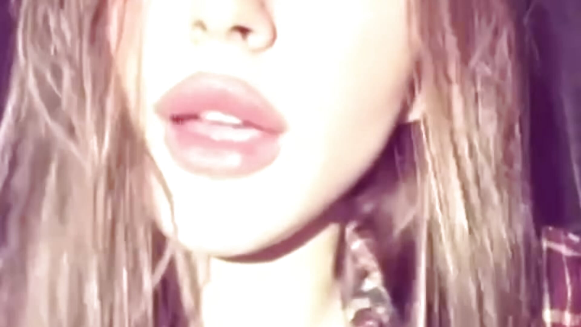 moment #1 video - video oleh Veluxe kamera model