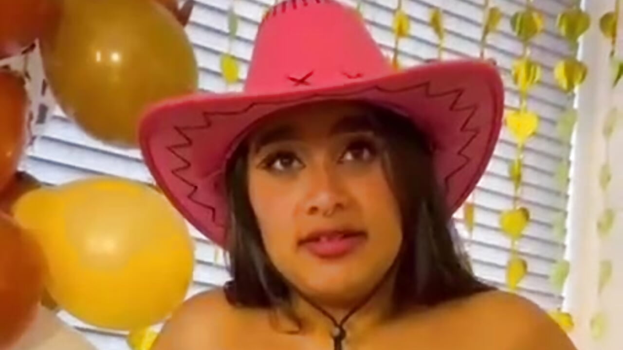 my cowgirl  ❤ – видео вебкам-модели Mia_skyy18