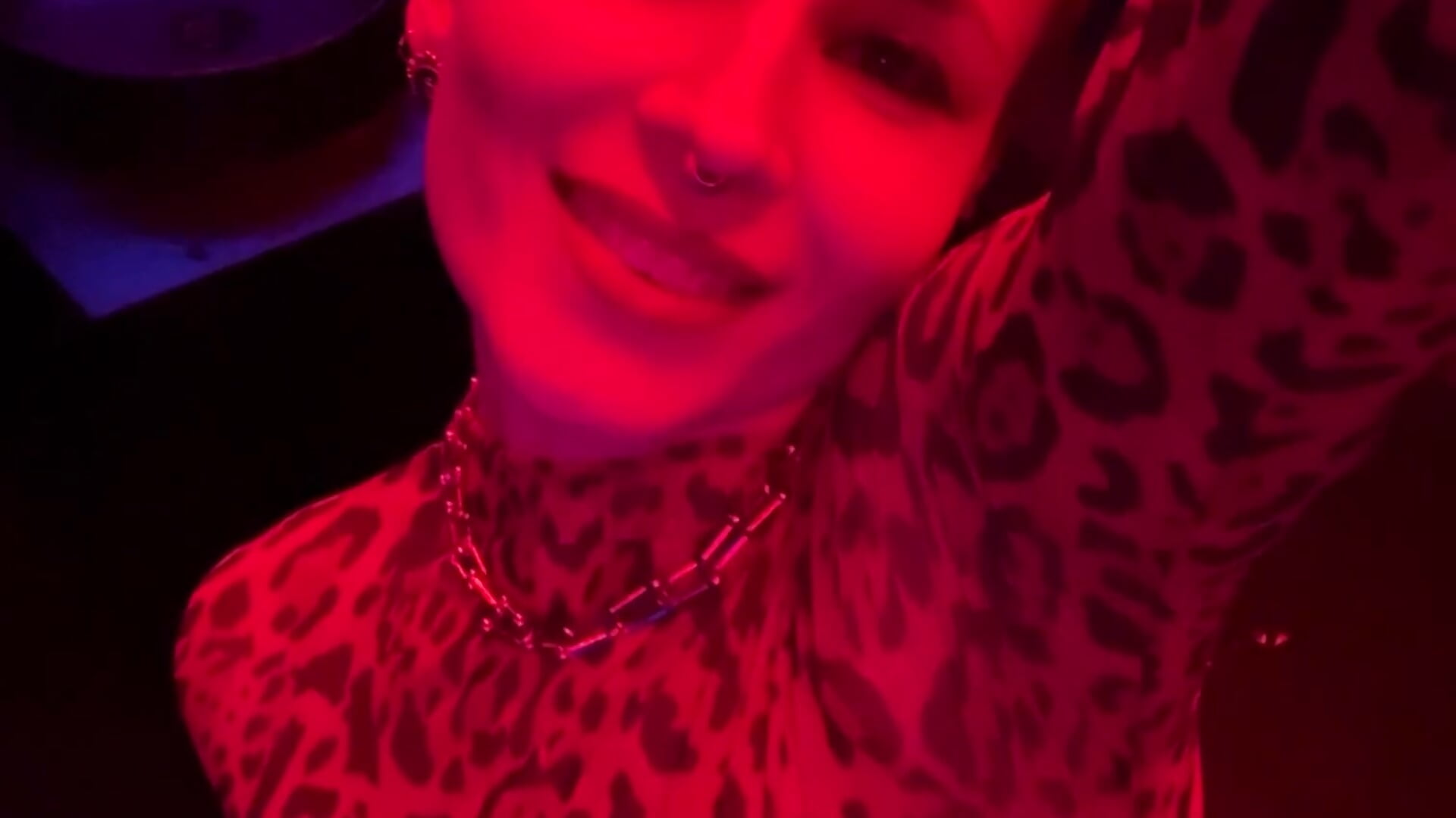 Red Lights - video by Hope_Foxter cam model